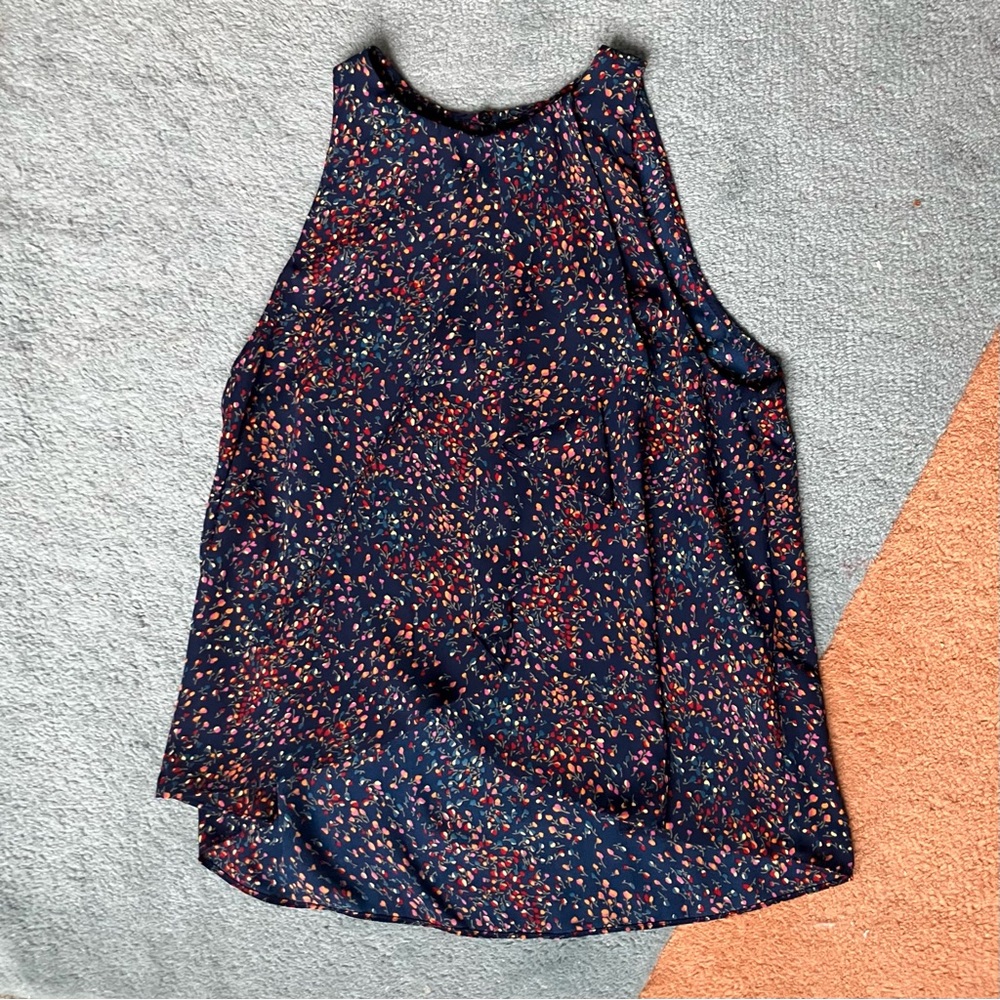 cute floral tank top
trafaluc by zara
size small
good condition